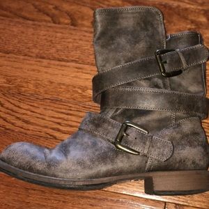 Crown Vintage boho, buckle boots